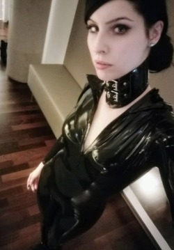 Lover of latex, pvc, leather and plastic