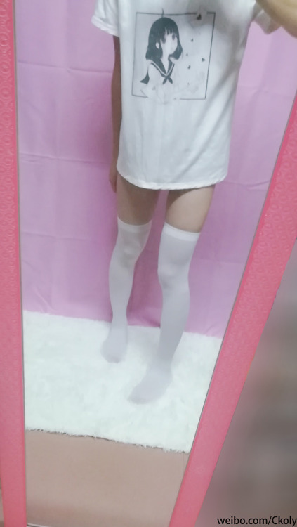 ckoly:  冒個泡 雙馬尾真可愛XD/謝謝大家的關注！對我來說是堅持下去的動力~！  