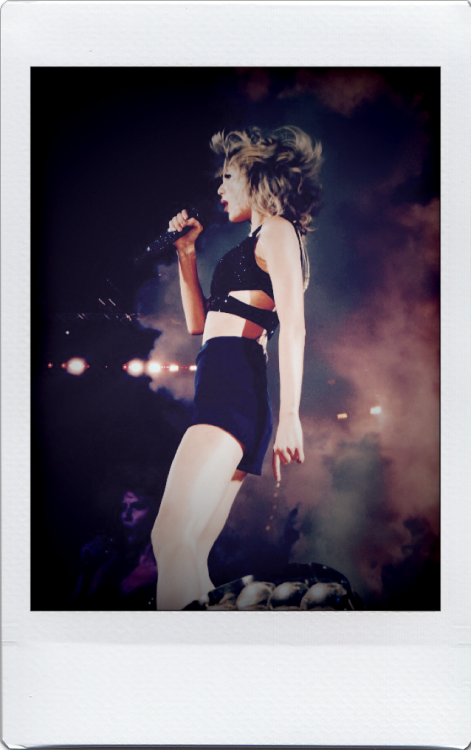 vinnnieg126: Gillette Night 1 as Polaroids