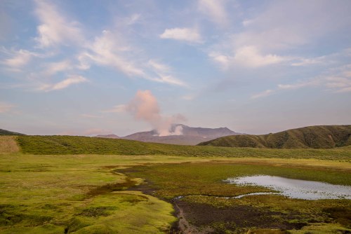 baldadventures:Mt. Aso is erupting!