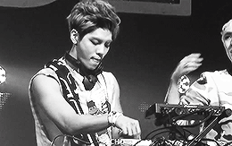 lastkim:Send me an idol + era and I’ll make you a gifset :↳ Jonghyun x Dream Girl era for @zaimatc