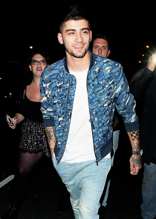 Zayn leaving Kylie Jenner’s birthday party!