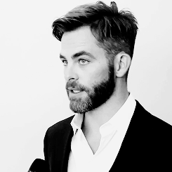 hairygingerman:  bearded Chris Pine