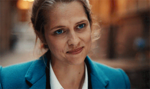 adowgifs: Diana Bishop + Smiling