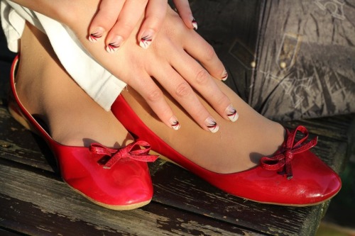 http://tights-details.tumblr.com/post/140941243433