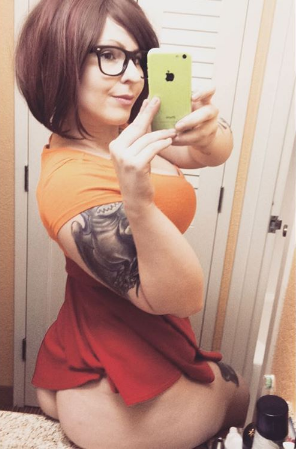 everybodylovesbabes:    Nicole Meyers as Velma Dinkley 