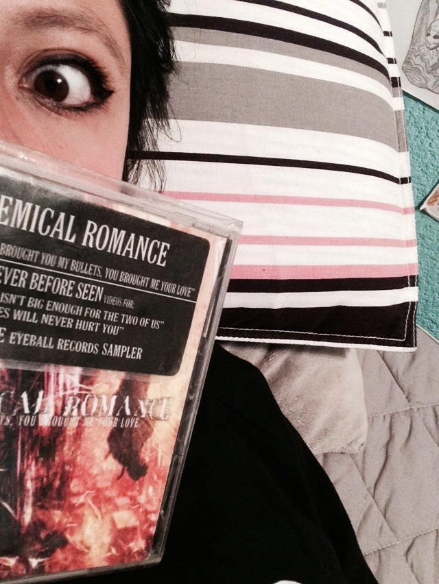 gerardwaysgay:  charmnight:  gerardwaysgay:  I gOT BULLETS LIKE I RUINED MY EYELINER