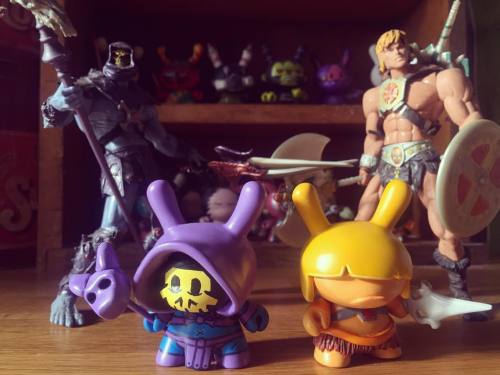 roganrichards:  MOTU MONDAY! my KIKASS custom made #heman and #skeletor #dunnys ! “A Dunny for every Universe!” ❤️❤️❤️ @pleasuregirl1 for making this a reality! #flexlov