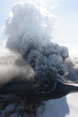 luxuryera:  Eyjafjallajökull  Photographer: Baldvin