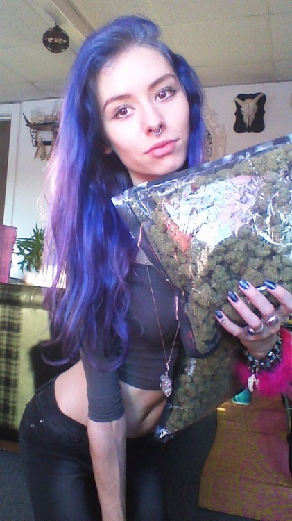 cummy-eyelids:  I got flowers for valentines adult photos