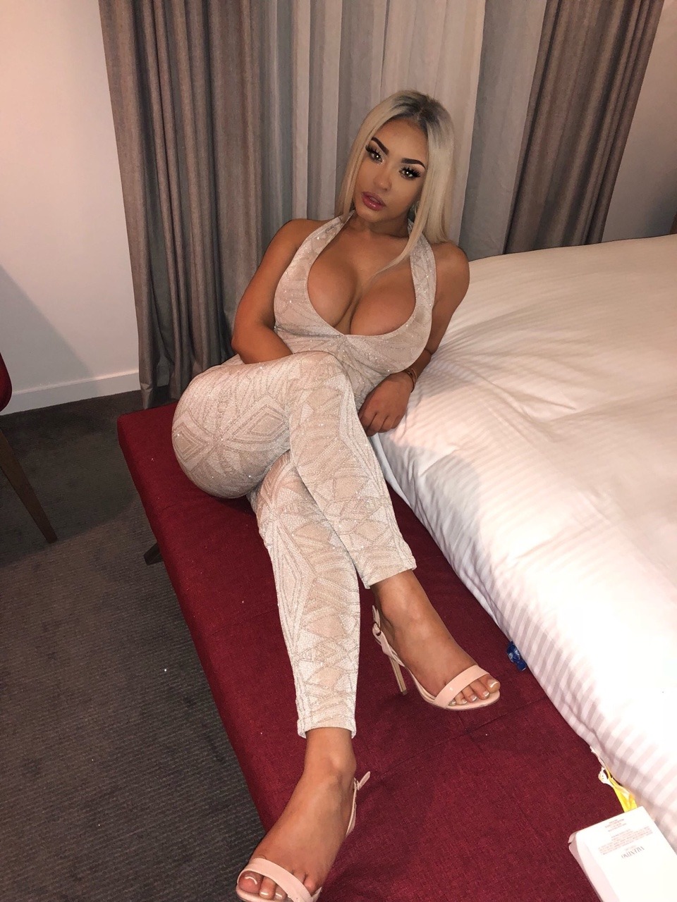 fletchertrowan:  Sexy, Curvy, Beautiful