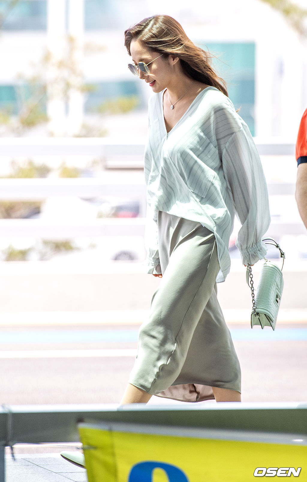 koreaactor:  박민영 10pic gfycat 5pic  via Gfycat   via Gfycat   via Gfycat  