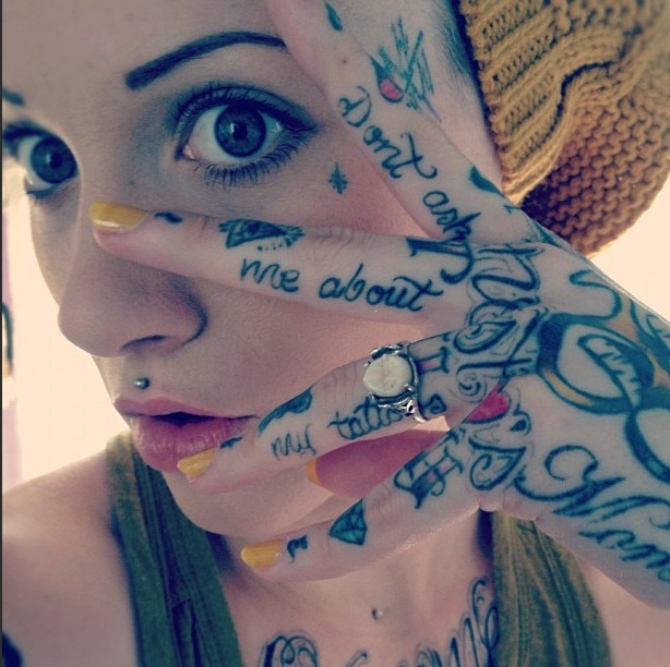  ThugxWife  