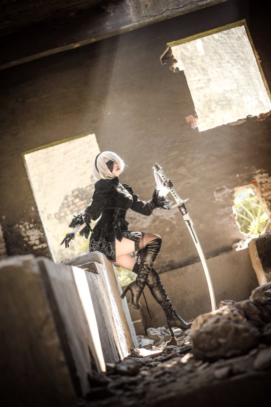 spiritoger: Wonderful 2B from Nier: Automata cosplay by Takomayuyi (Twitter)  