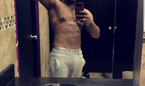 sebastian25pr:  Escort dominicano, vive en Santurce 