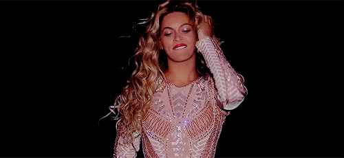 freekumdress:  QUEEN B 