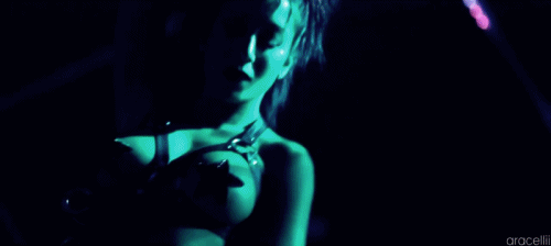 tumblr_miozuw2FGq1r3o1m3o1_500.gifv