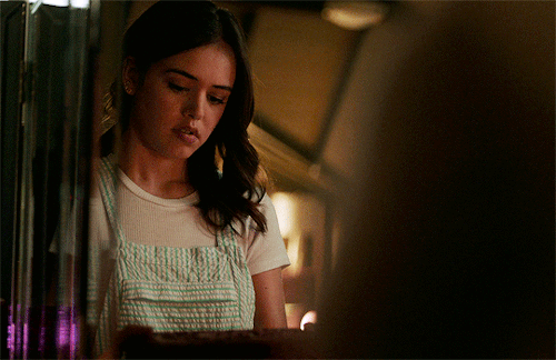 Josie Saltzman In 2x01Ill Never Give Up Hope