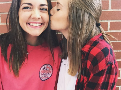 fromworldsawaay:  I love you so big ❤️❤️❤️  