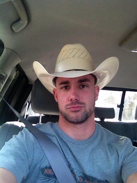 goldendark-me:  adam2adamtn:  redneck417:  HOT DADDY  Look at those fucking beautiful and kissable lips on that fucking sexy scruffy face!!!!  HOT AND SEXY DADDY