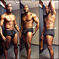 artistsosexi:  creamgetdamoney:  Omari Nwozo from Maryland. IG: omari_d_alphamale / tw: MesoMorpher Sexy! http://creamgetdamoney.tumblr.com/   Dam he hot