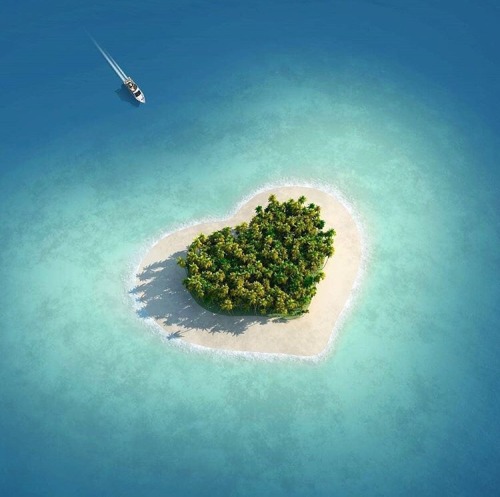 awesomeearthpix: Tavarua is a heart-shaped island resort in Fiji | Photography by ©️Unknown