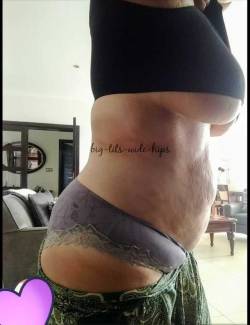 cellulitefanpage:  big-tits-wide-hips:Back from vacation with a few extra lbs and some tan lines 👙 Sexy cheeks!