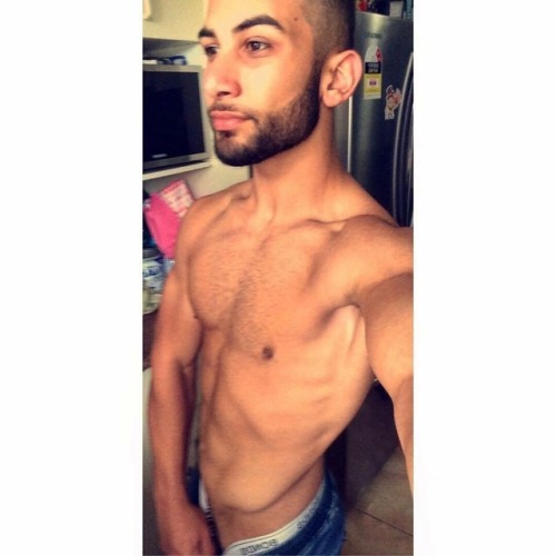 gaydesilads: Ahaha dem eye browns x