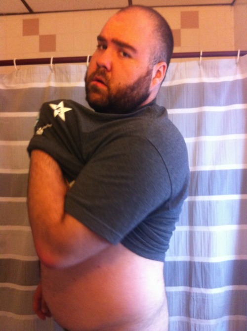 holidayrichie:  Shower time.