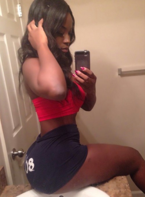 watchouttherenow:  everydayphotos77:  Shorts  😄