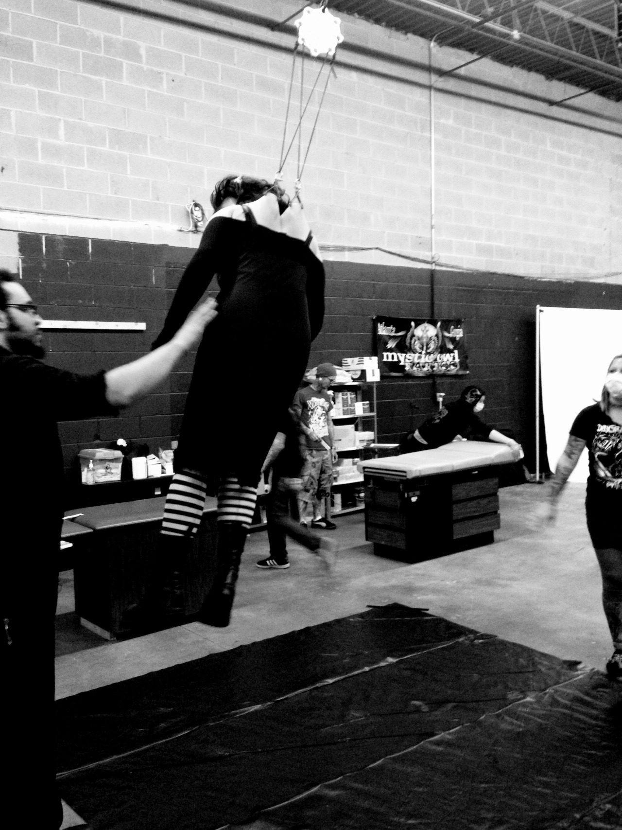 eine-schoene-schrecklichkeit:  A friend took these pictures of my 2nd suicide suspension.
