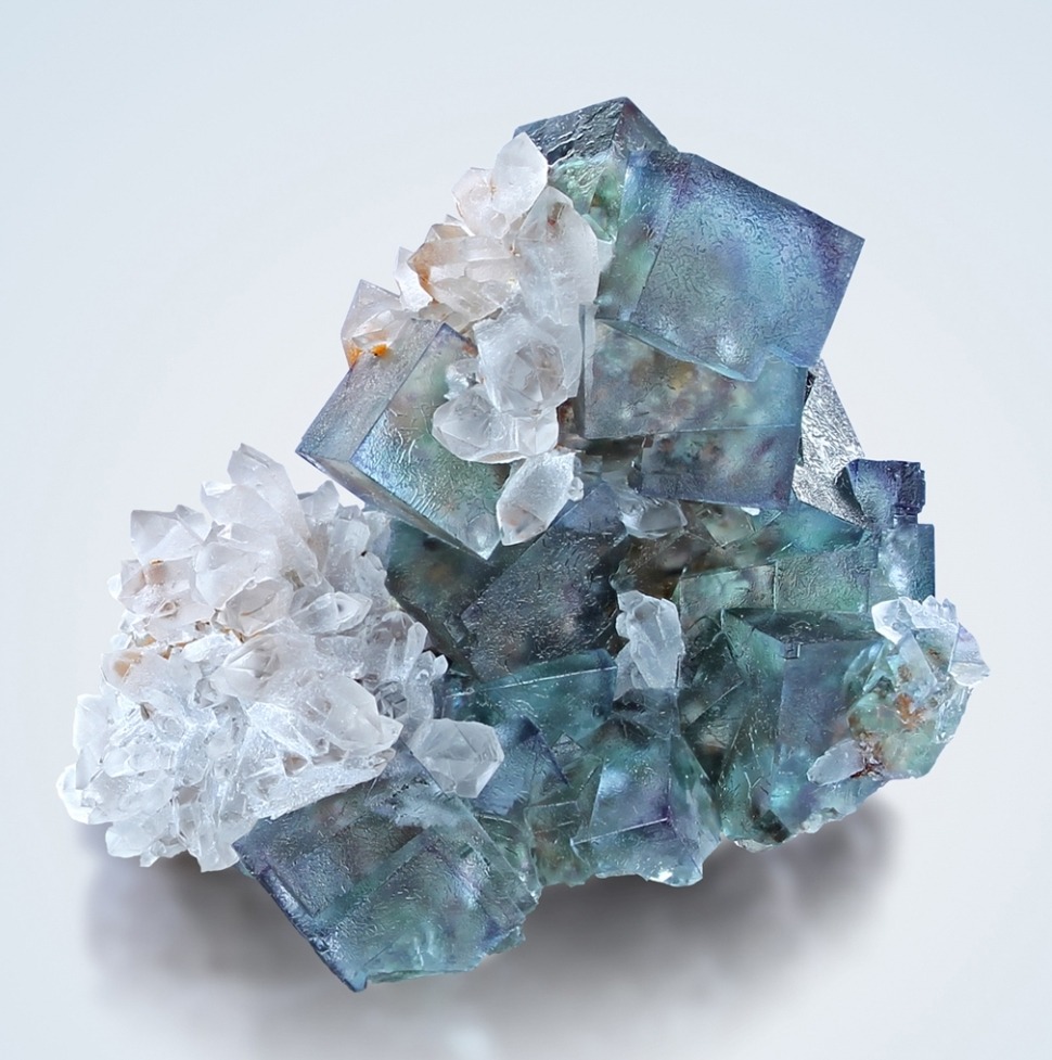 bijoux-et-mineraux:  Fluorite and Quartz -  Okoruso Mine, Otjiwarongo District, Namibia