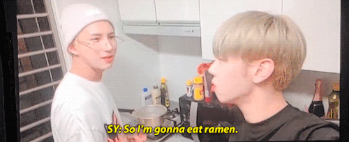 hamtarowow:he’s literally making ramen