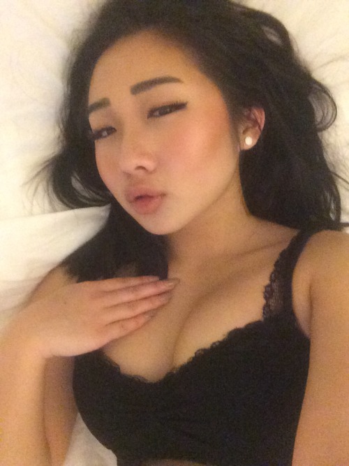 notpuppy:me being vain is a dead giveaway adult photos