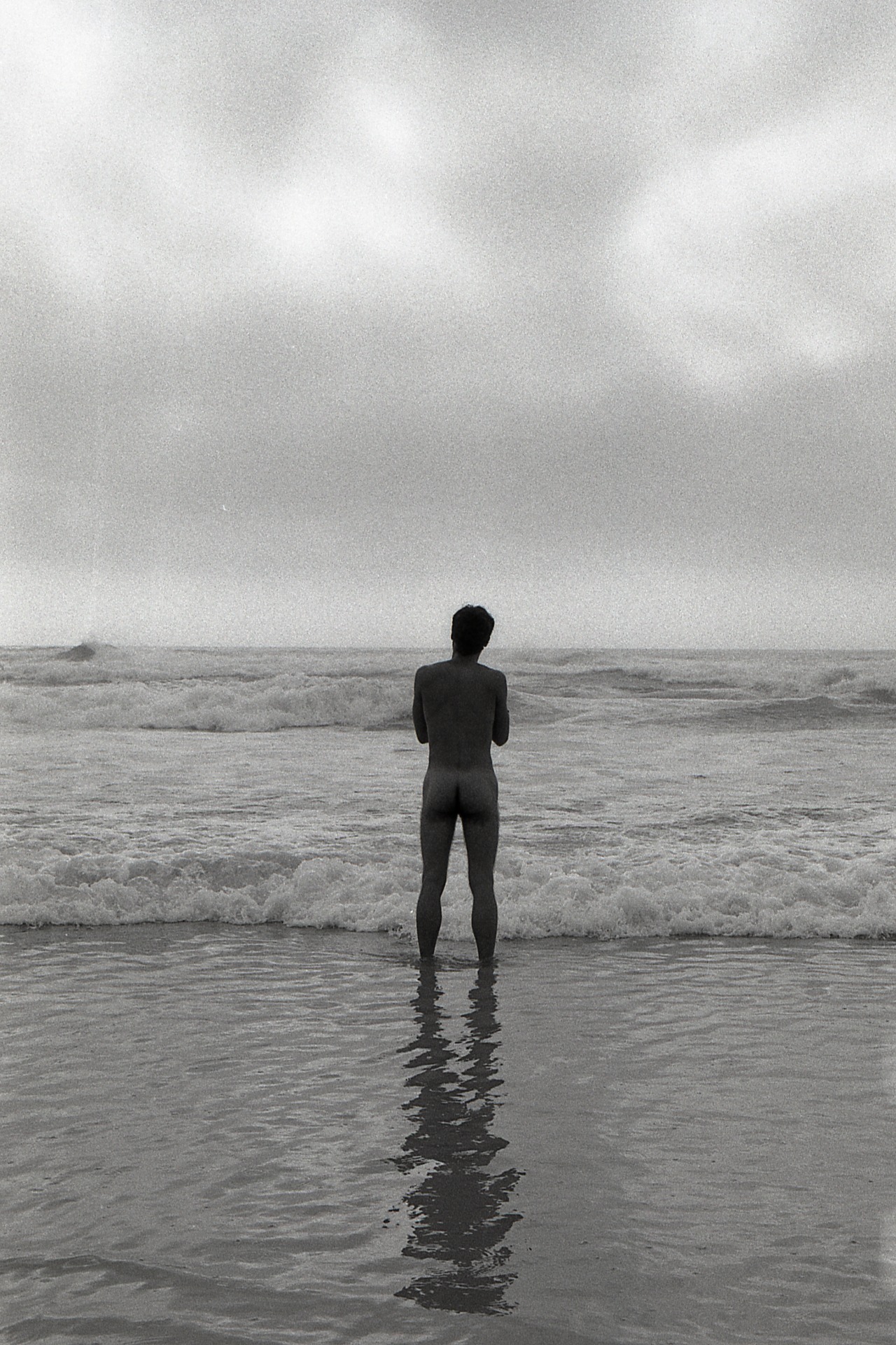 picsofyou:  x a regular beach day xwith Canon EOS 300 Vfollow me on: Flickr | Facebook