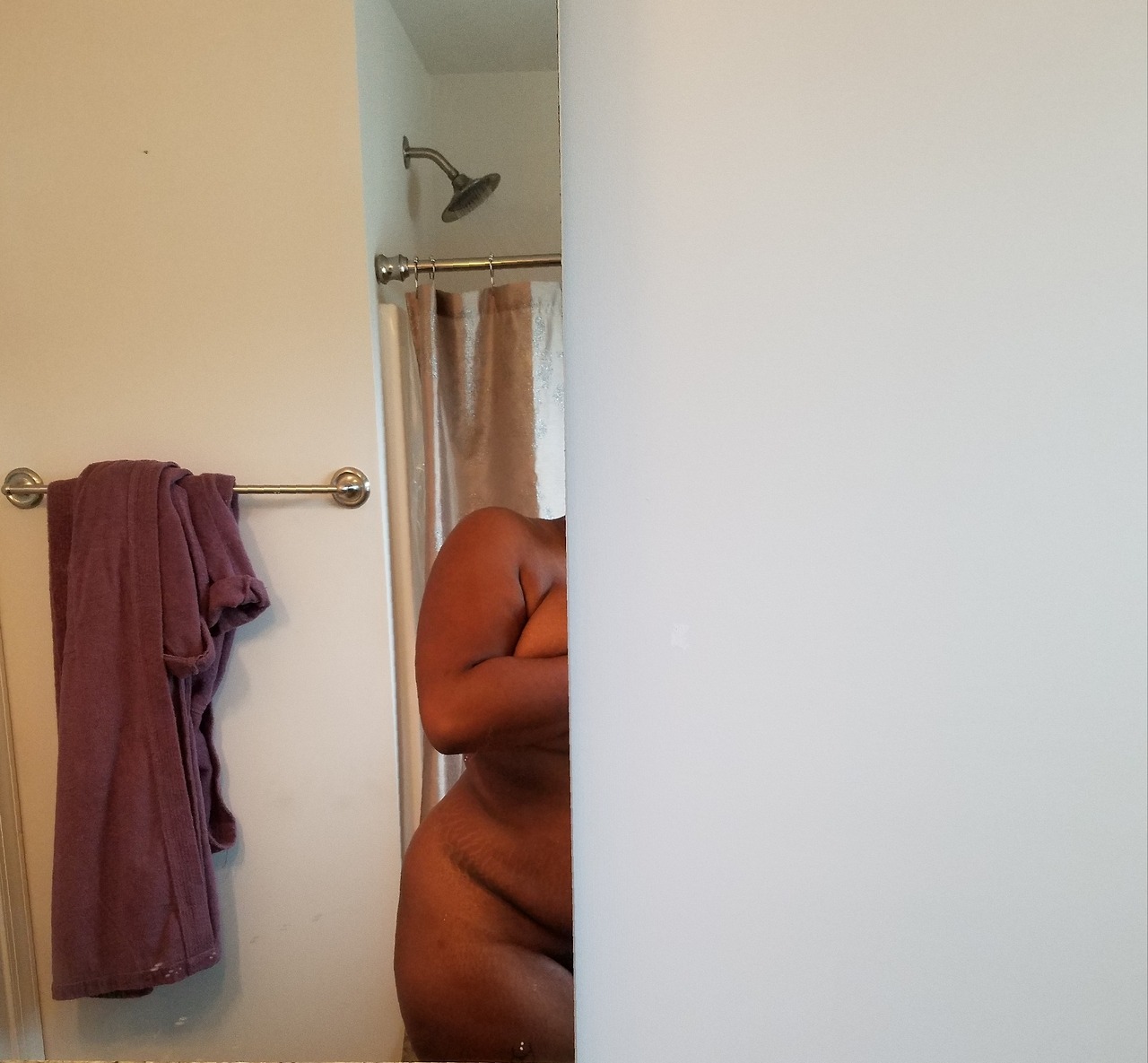 yournudemom:  I won’t be posting my body for a while(And if I so, I will be in