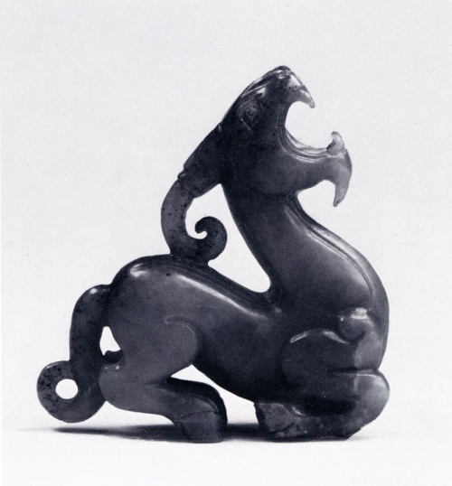 met-asian: 戰國至西漢玉神獸|Fantastic Animal with Horn, Metropolitan Museum of Art: Asian ArtGift of Ernest 