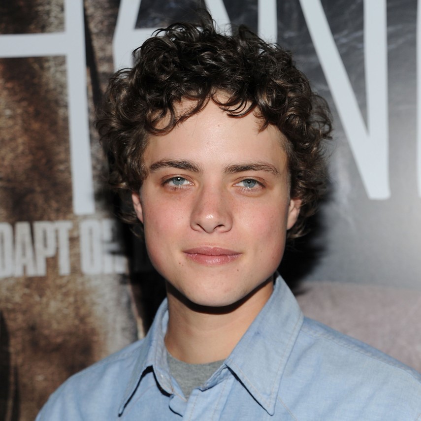 famousnudenaked:  Douglas Smith in Big Love (TV Series) [pt 1] *Descargar Escena