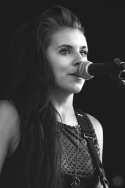 isahermit:Lynn Gunn of PVRISIsahermit Photography