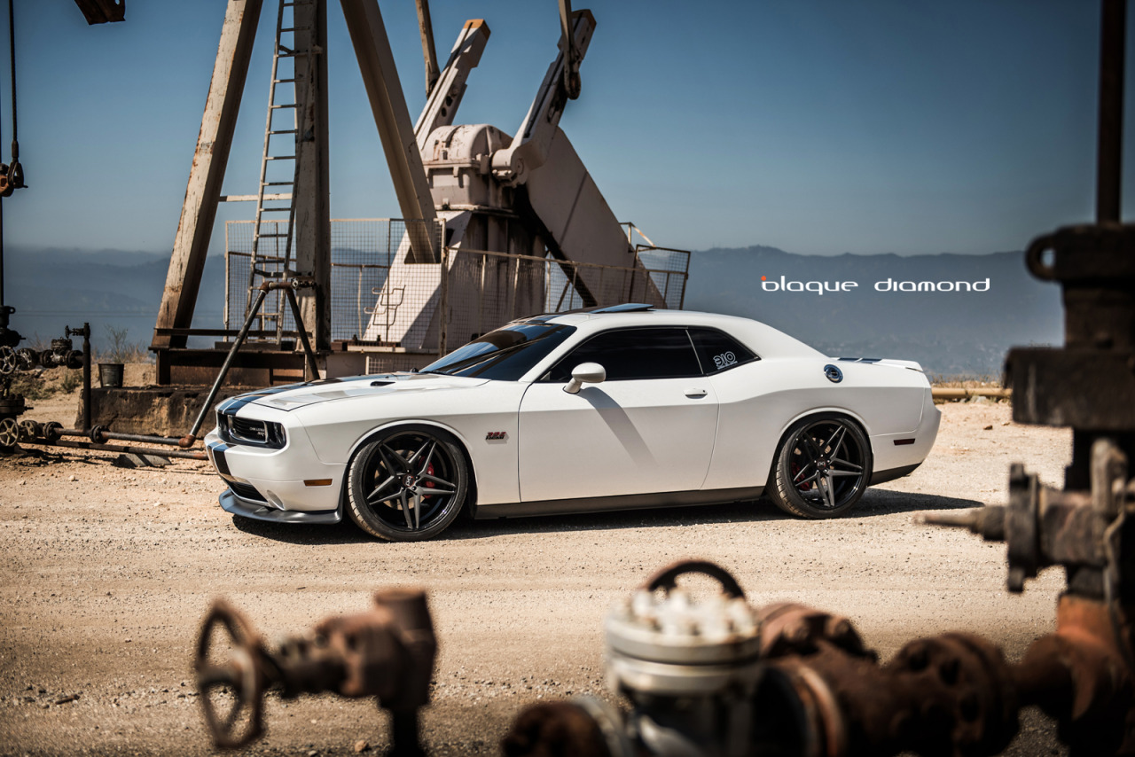 fullthrottleauto:  2014 Dodge Challenger SRT8 with 22 Inch Blaque Diamond BD-8’s