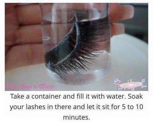 I just found this little tutorial online about cleaning lashes and i found it very usefull (*ฅ́˘ฅ̀*)