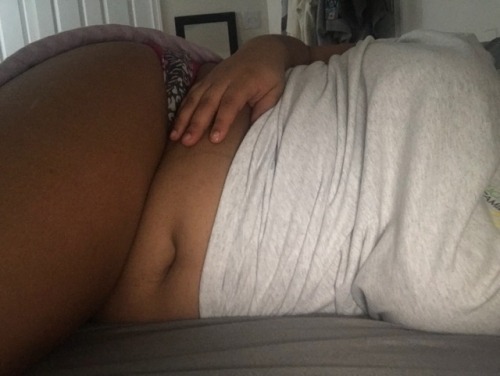 fattt-babe: Im cramping SO hard rn someone come cuddle me…okay waiit my belly looks so cute p