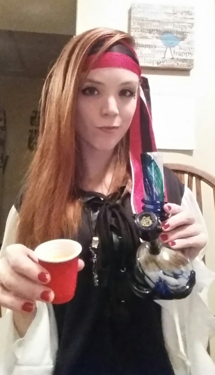 laymedown420: Being a naughty pirate! Got into some treasure! ;D Cheers guys and happy Halloween!