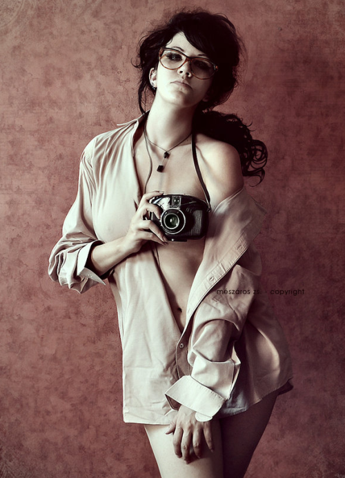 thesensualstarfish:  She Shoots  Images by ~SuzyTheButcher