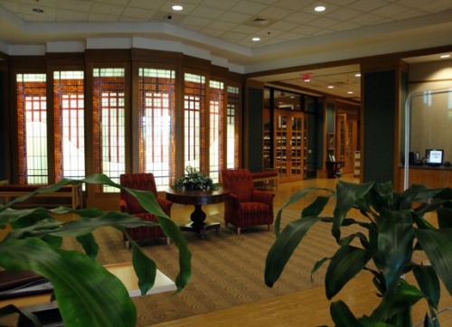 littledallilasbookshelf: Brentwood Library, Tennessee