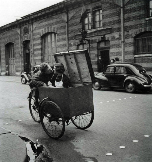 luzfosca:  Robert Doisneau. Baiser Blotto, 1950