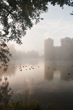 english-idylls: Moat and Castle in Autumn