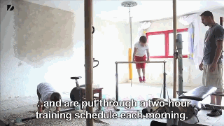 feiyueloplainshoes:  The world’s strongest kids! So amazing! A good pair of Feiyue