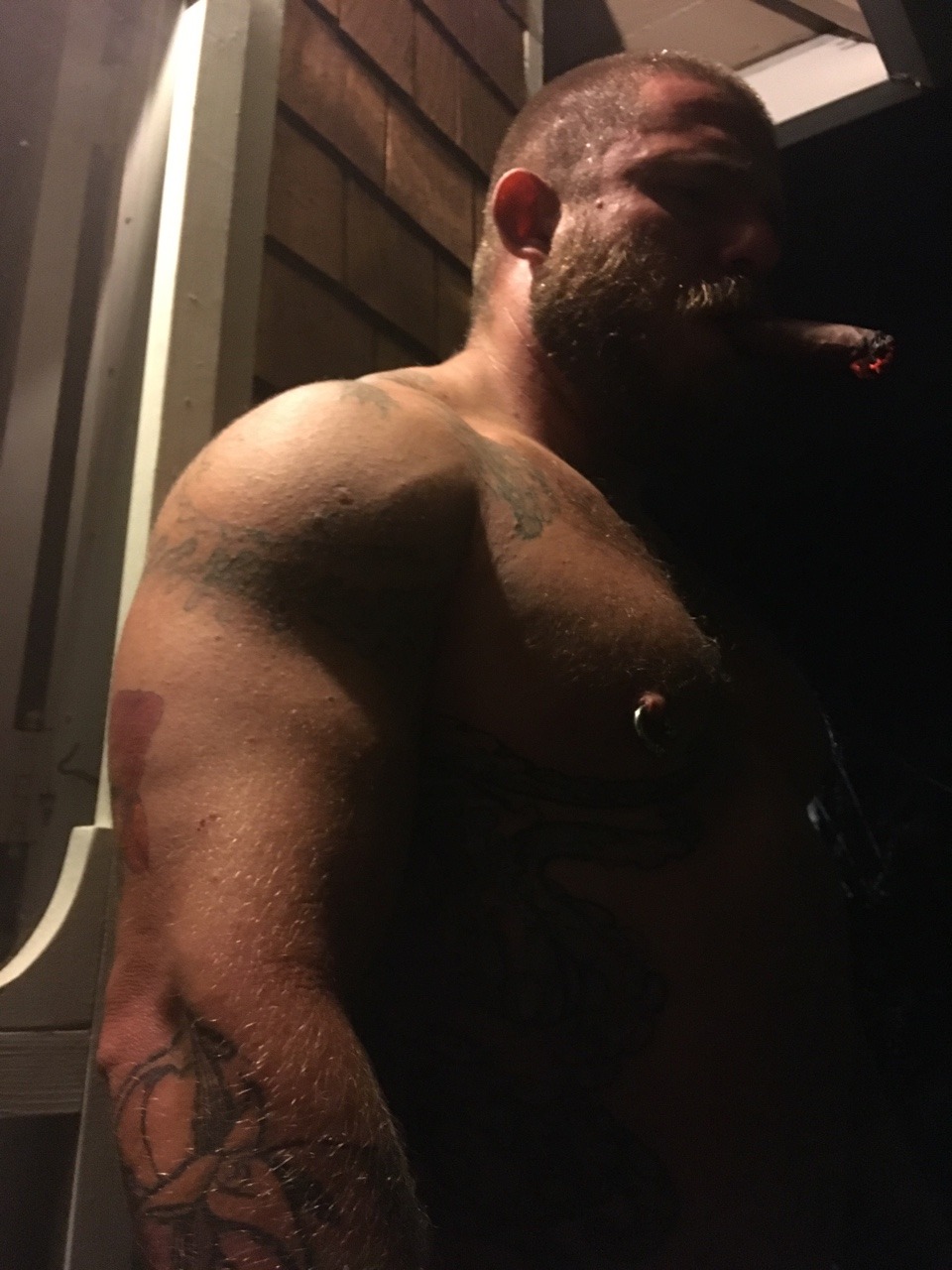 daddycubbytiger:  Daddy and Cubby, cigars after the gym. JFR and a Gran Habano. 