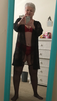 littledarlam:Do you guys like my lingerie?